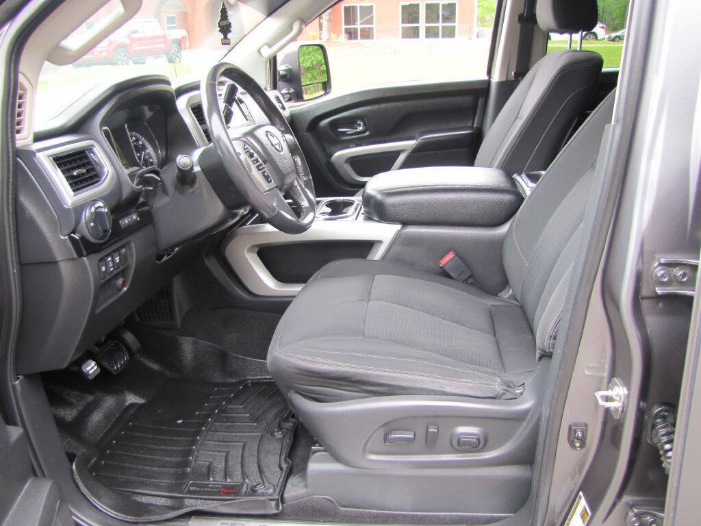 Used 2017 Nissan Titan SV AWD/4WD image 19