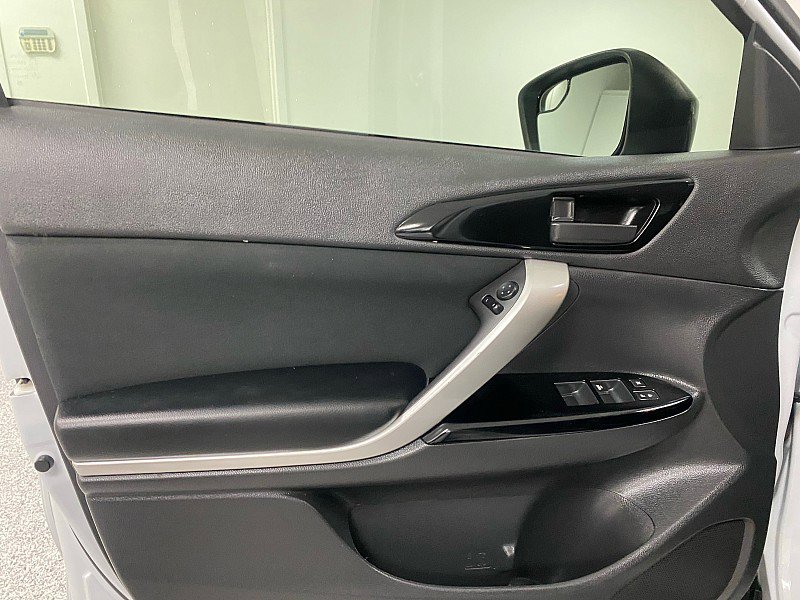 Used 2024 Mitsubishi Eclipse Cross LE image 11