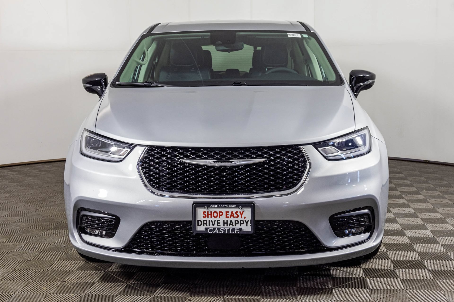 Used 2024 Chrysler Pacifica Limited FWD image 11