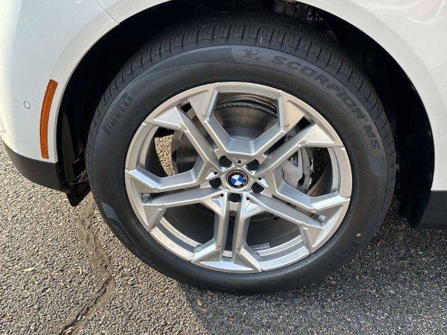 New 2027 BMW X5 xDrive40i w/ Luxury Front Seating Package AWD/4WD image 7