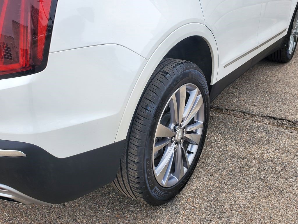 Certified 2023 Cadillac XT5 Premium Luxury w/ LPO, Floor Liner Package AWD/4WD image 6