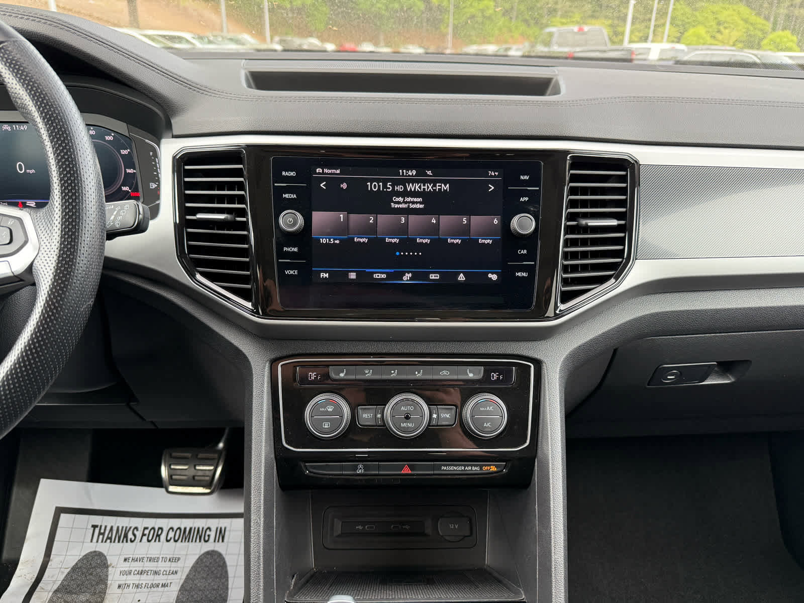 Used 2022 Volkswagen Atlas SEL R-Line AWD/4WD image 16
