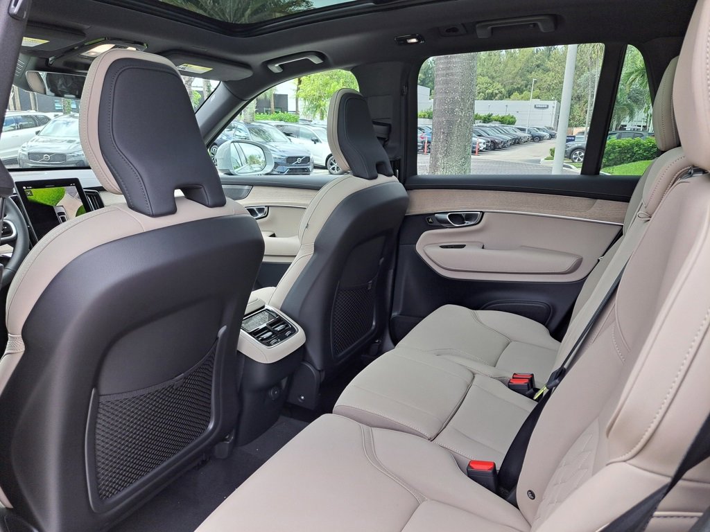 New 2026 Volvo XC90 B6 Plus w/ Protection Package Premier image 5
