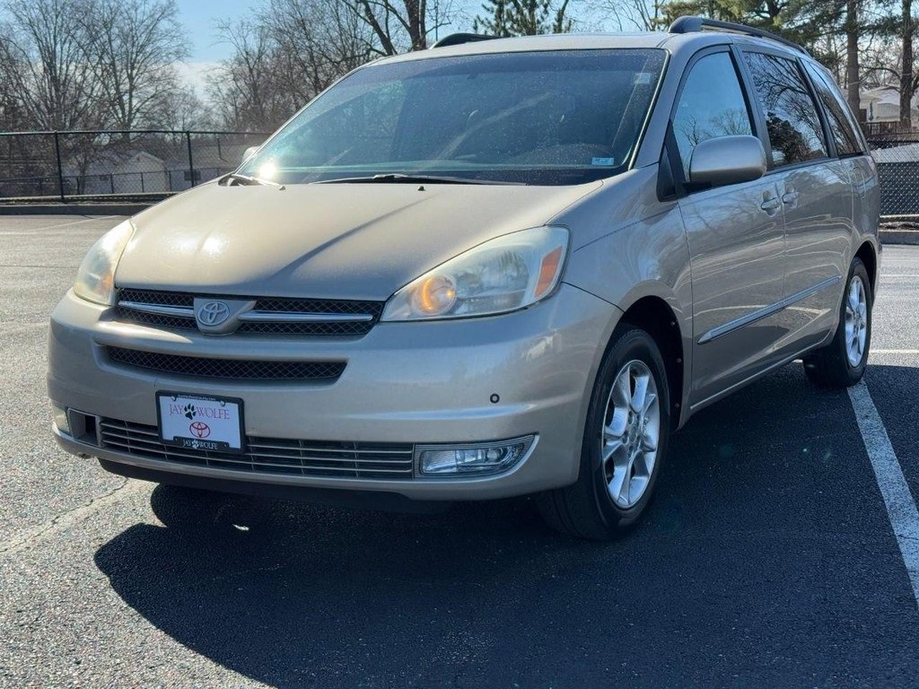 Used 2005 Toyota Sienna XLE Limited image 10