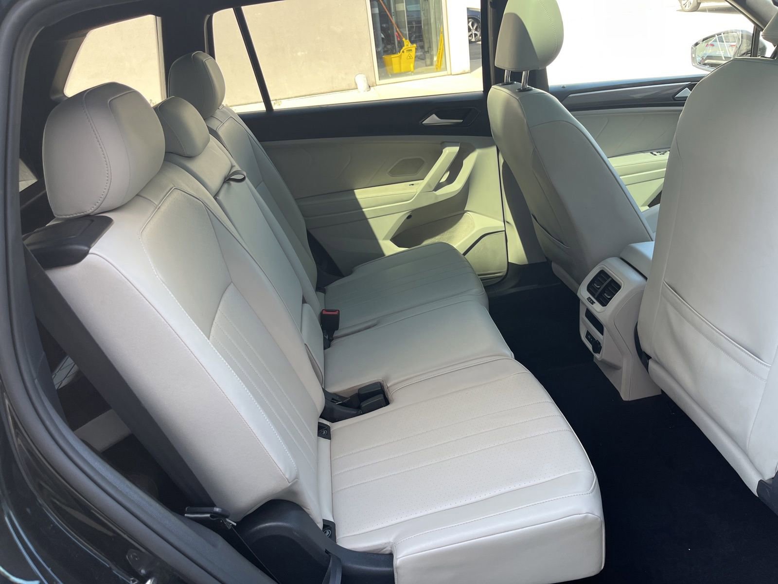 Used 2024 Volkswagen Tiguan SE R-Line image 34