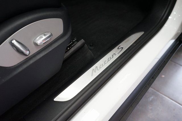 Used 2017 Porsche Macan S image 46