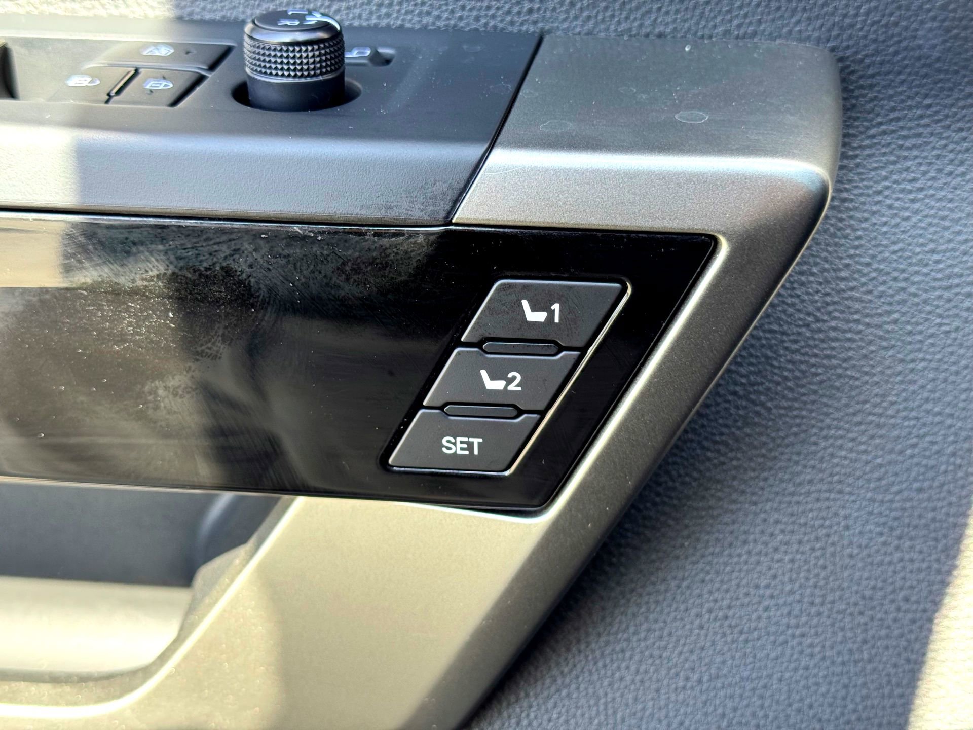 Used 2025 Toyota Tundra Limited image 16