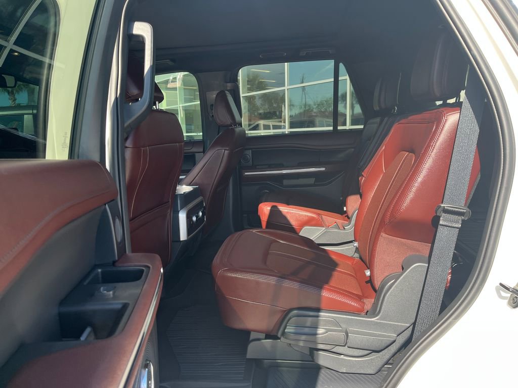 Used 2024 Ford Expedition Limited image 12