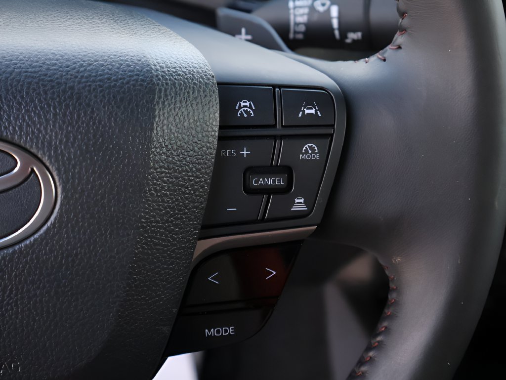 Used 2025 Toyota Camry XSE FWD image 30