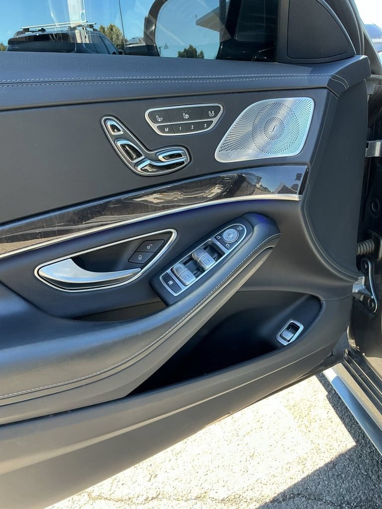 Used 2019 Mercedes-Benz S 560 Sedan image 31