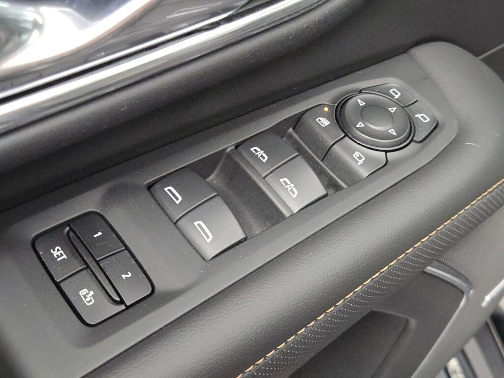 Used 2023 GMC Yukon AT4 image 27