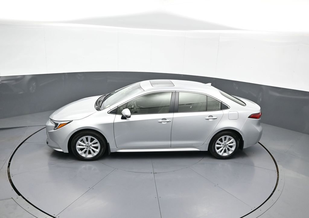 Certified 2025 Toyota Corolla XLE image 40