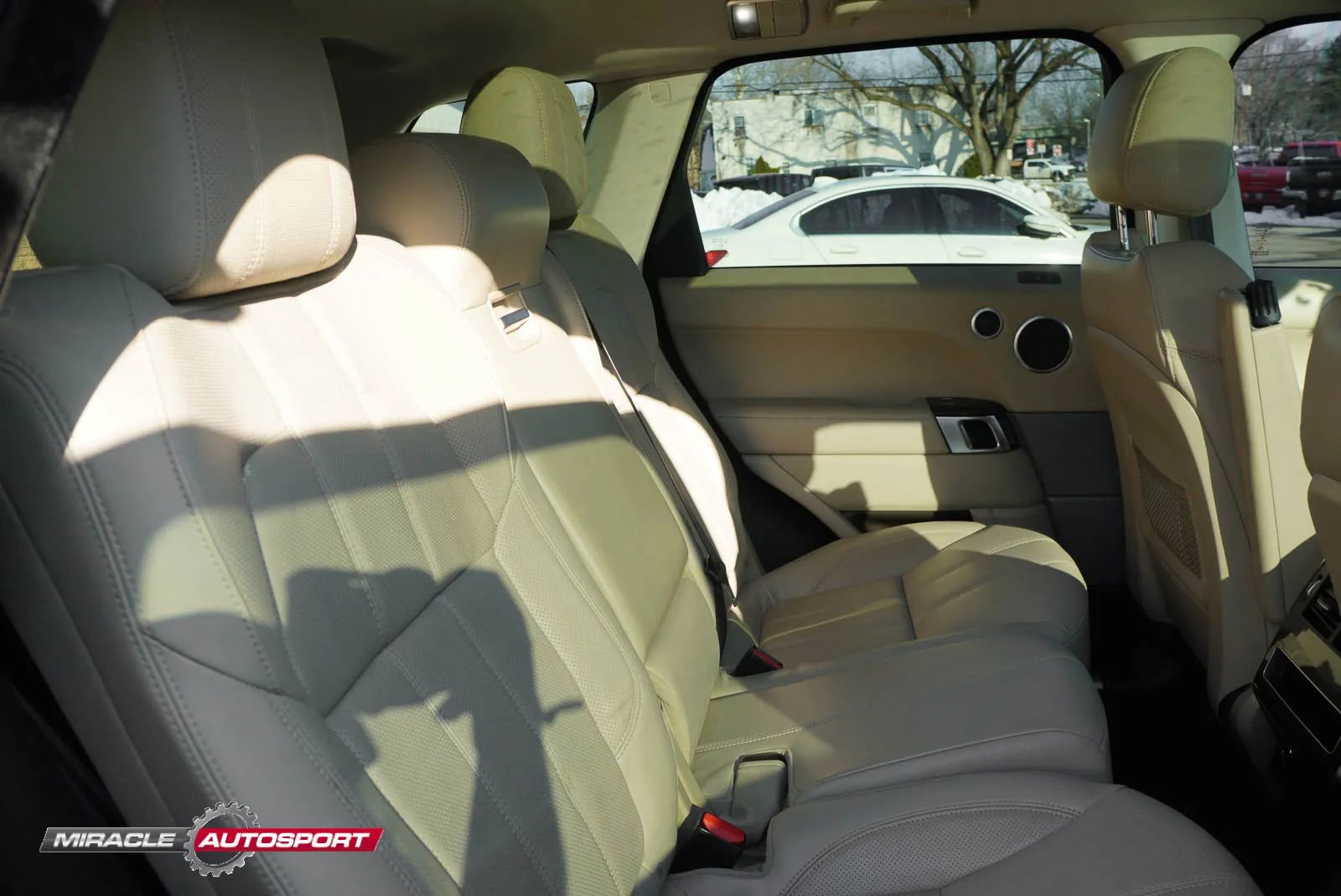 Used 2014 Land Rover Range Rover Sport image 40