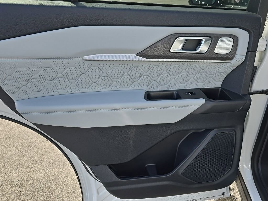 New 2026 Ford Explorer Platinum w/ LUX Leather Package image 38