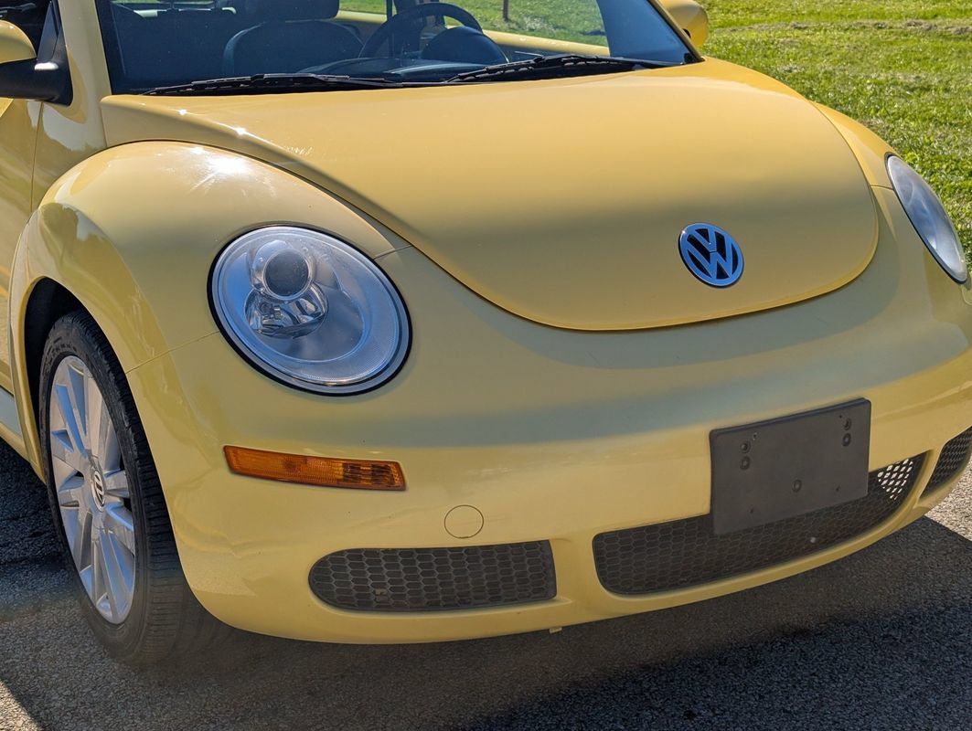 Used 2008 Volkswagen Beetle SE FWD image 17