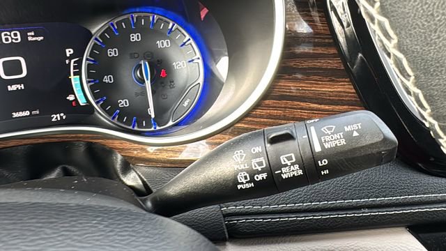 Used 2022 Chrysler Pacifica Limited image 21