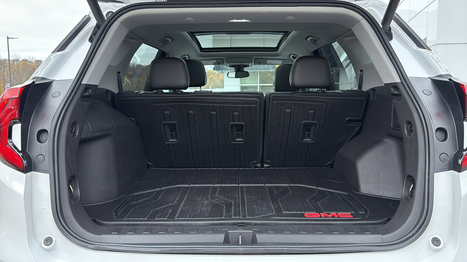 Certified 2021 GMC Terrain SLT w/ Infotainment Package II image 30