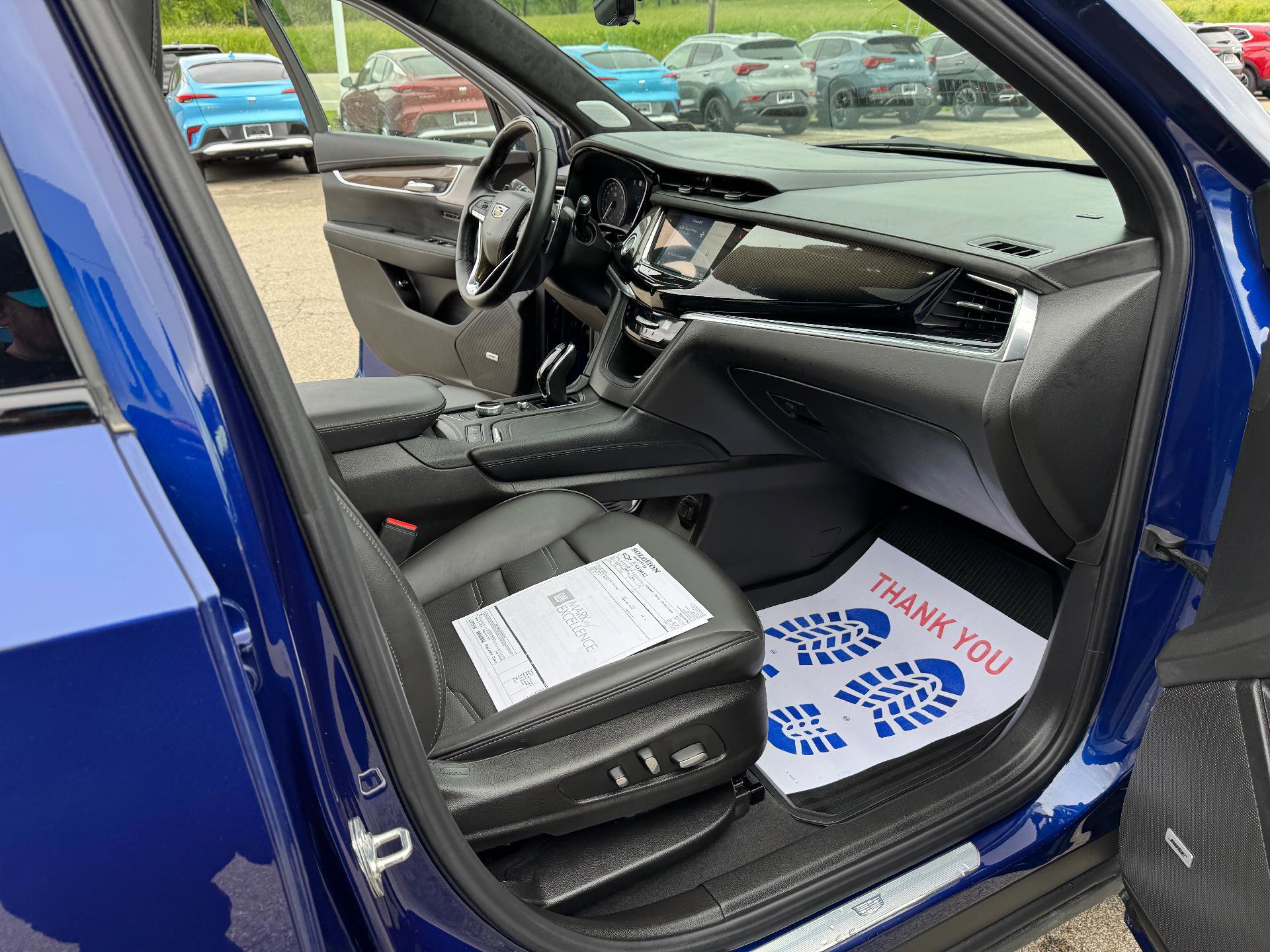 Used 2025 Cadillac XT6 Sport w/ Platinum Package image 32