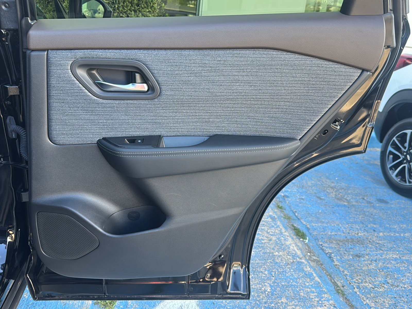 Used 2023 Nissan Rogue SV AWD/4WD image 22