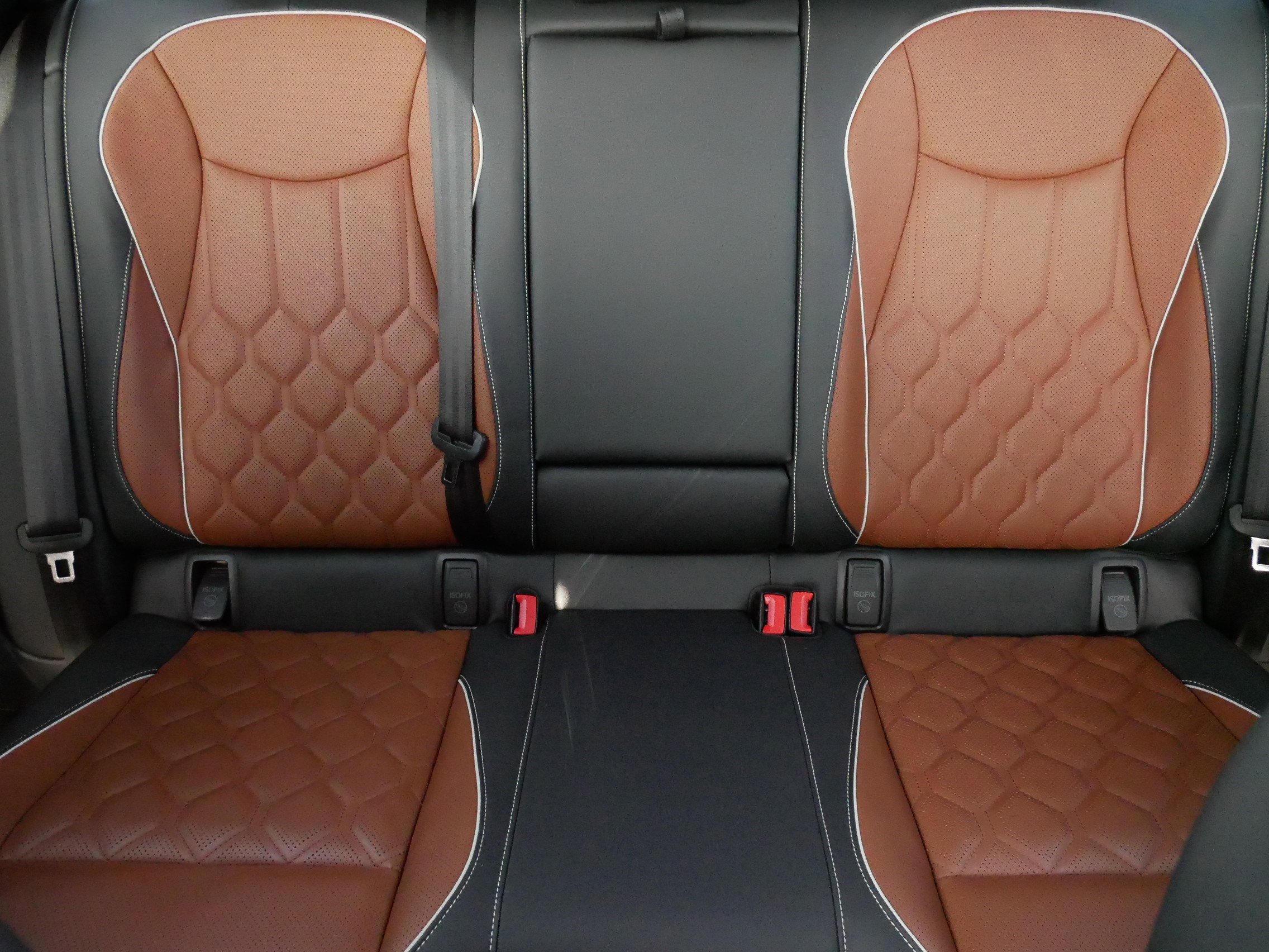 Certified 2025 Volkswagen Tiguan SEL R-Line image 13