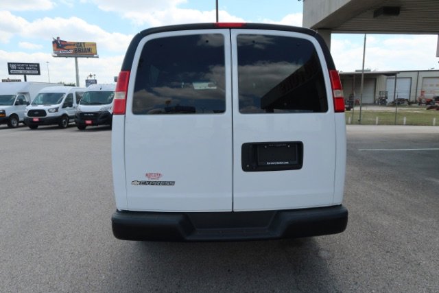 Used 2017 Chevrolet Express 3500 LS image 5