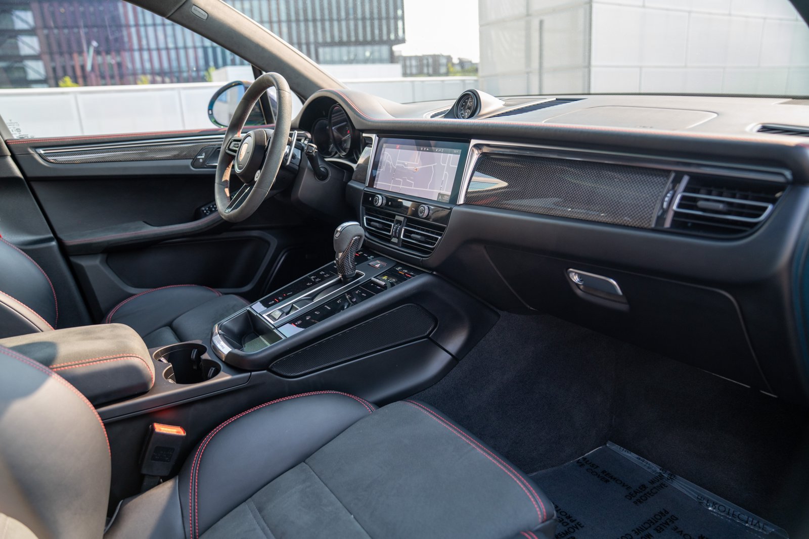 Certified 2024 Porsche Macan GTS AWD/4WD image 26