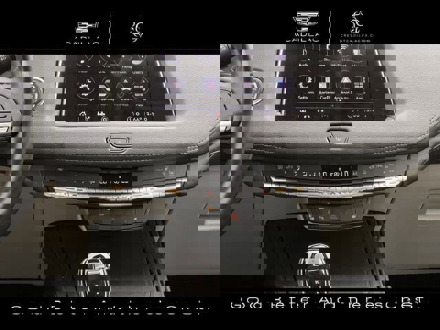 Certified 2023 Cadillac XT4 Luxury w/ Cold Weather Package FWD image 18