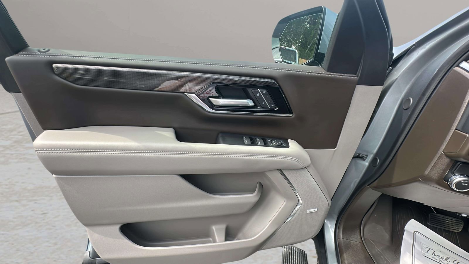 Used 2026 GMC Yukon XL Elevation w/ Elevation Premium Package RWD image 17