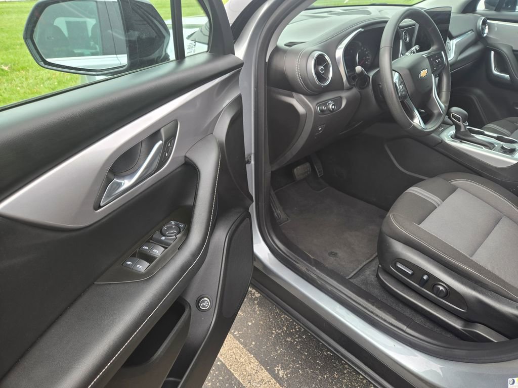 Used 2024 Chevrolet Blazer LT w/ Redline Edition FWD image 6