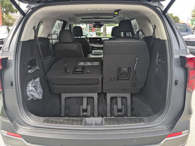 Certified 2026 Kia Carnival SX w/ SX Dark Edition Package FWD image 11
