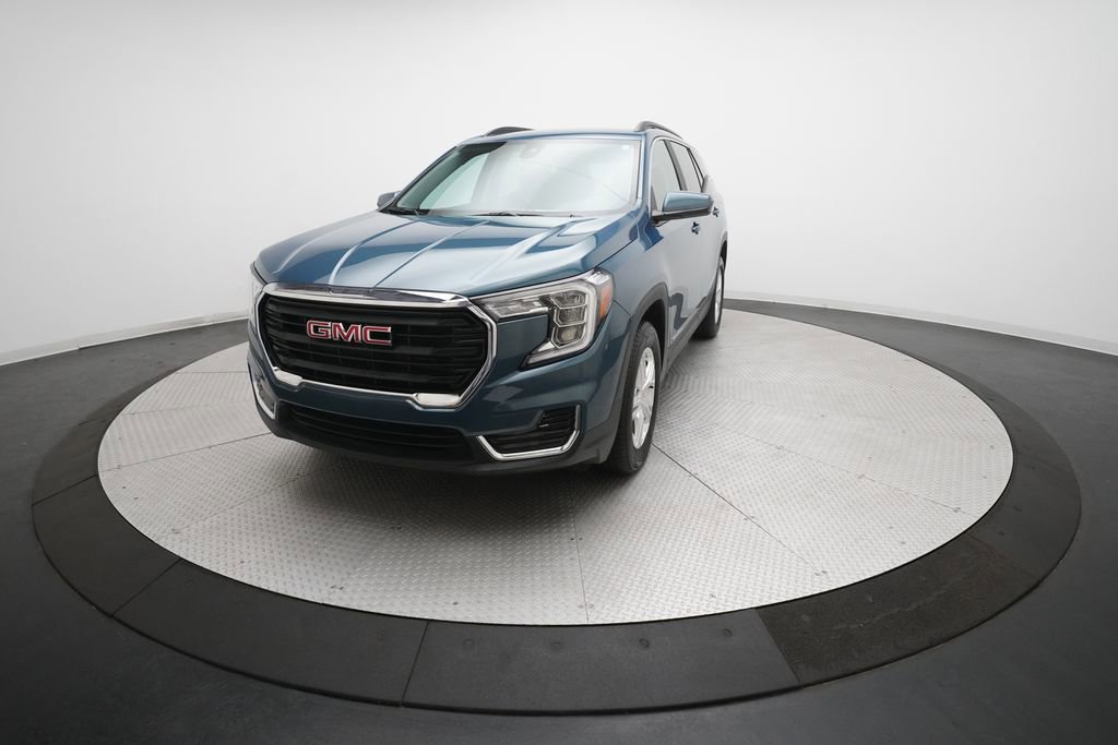 Used 2024 GMC Terrain SLE w/ Driver Convenience Package image 12