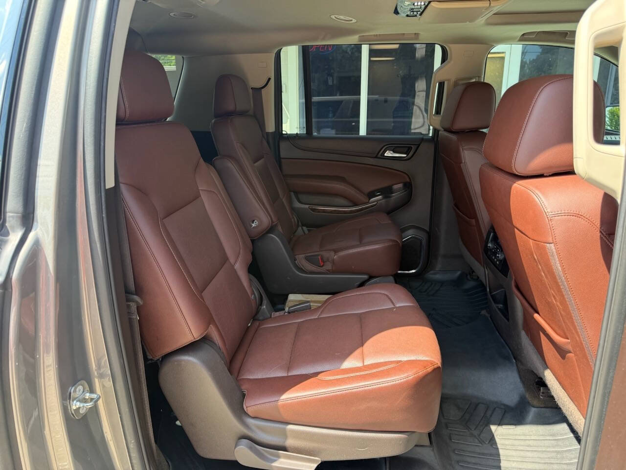 Used 2017 Chevrolet Suburban Premier AWD/4WD image 17
