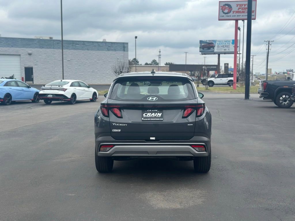 Certified 2025 Hyundai Tucson SE image 6