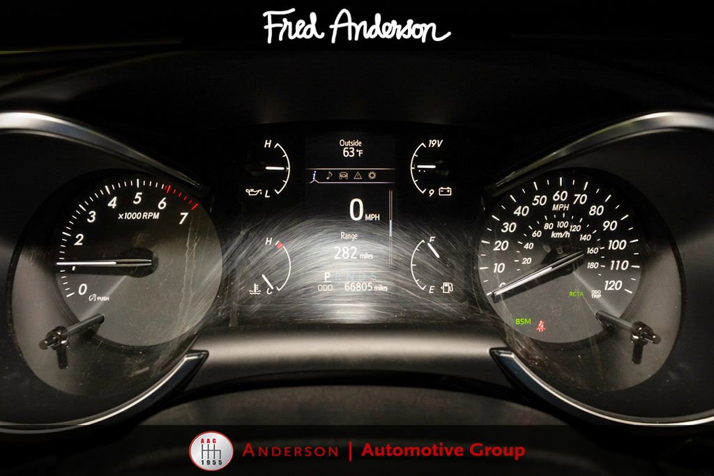 Used 2022 Toyota Sequoia SR5 AWD/4WD image 19