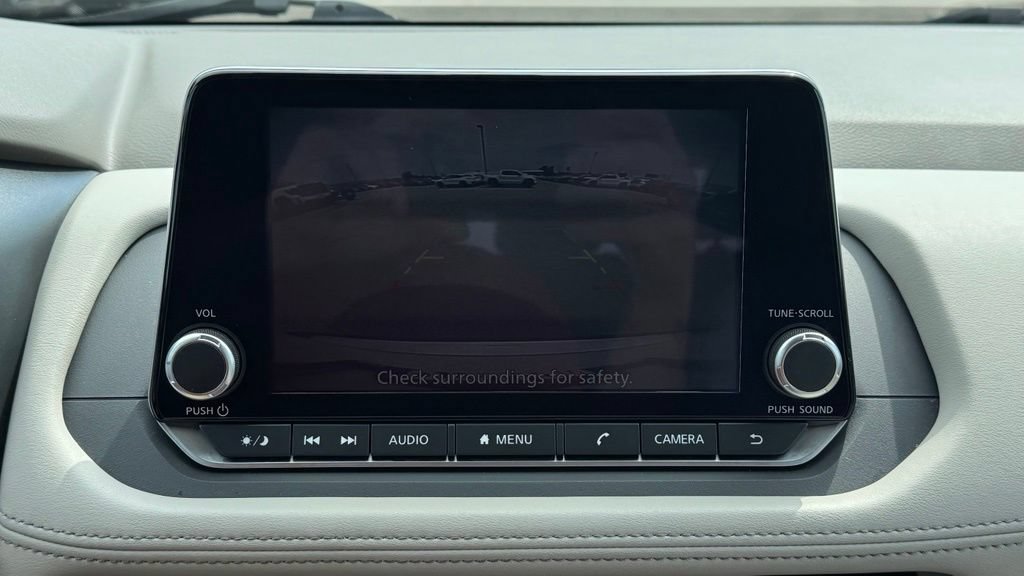 Used 2023 Nissan Rogue SV FWD image 21