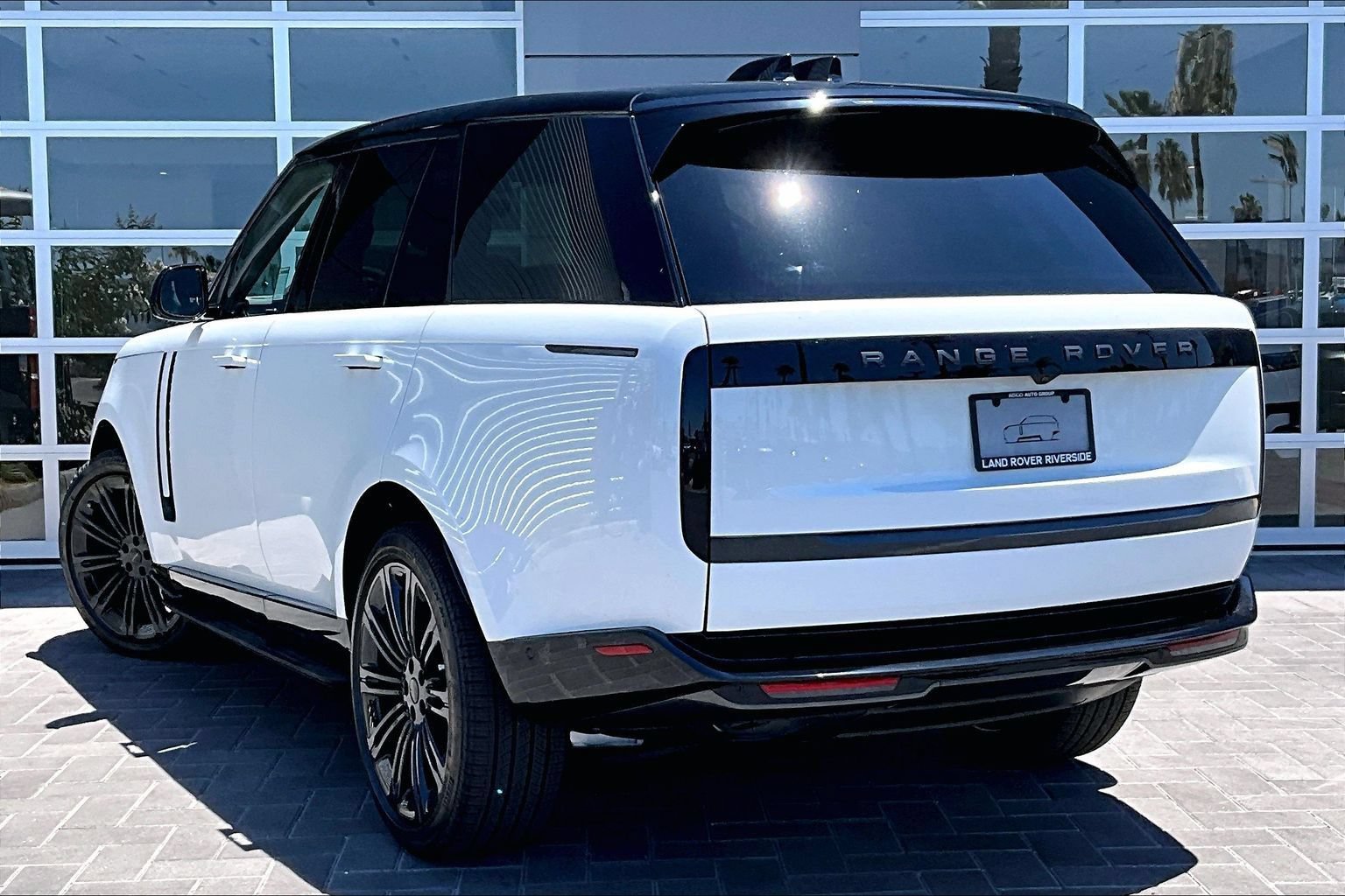 New 2026 Land Rover Range Rover SE AWD/4WD image 3
