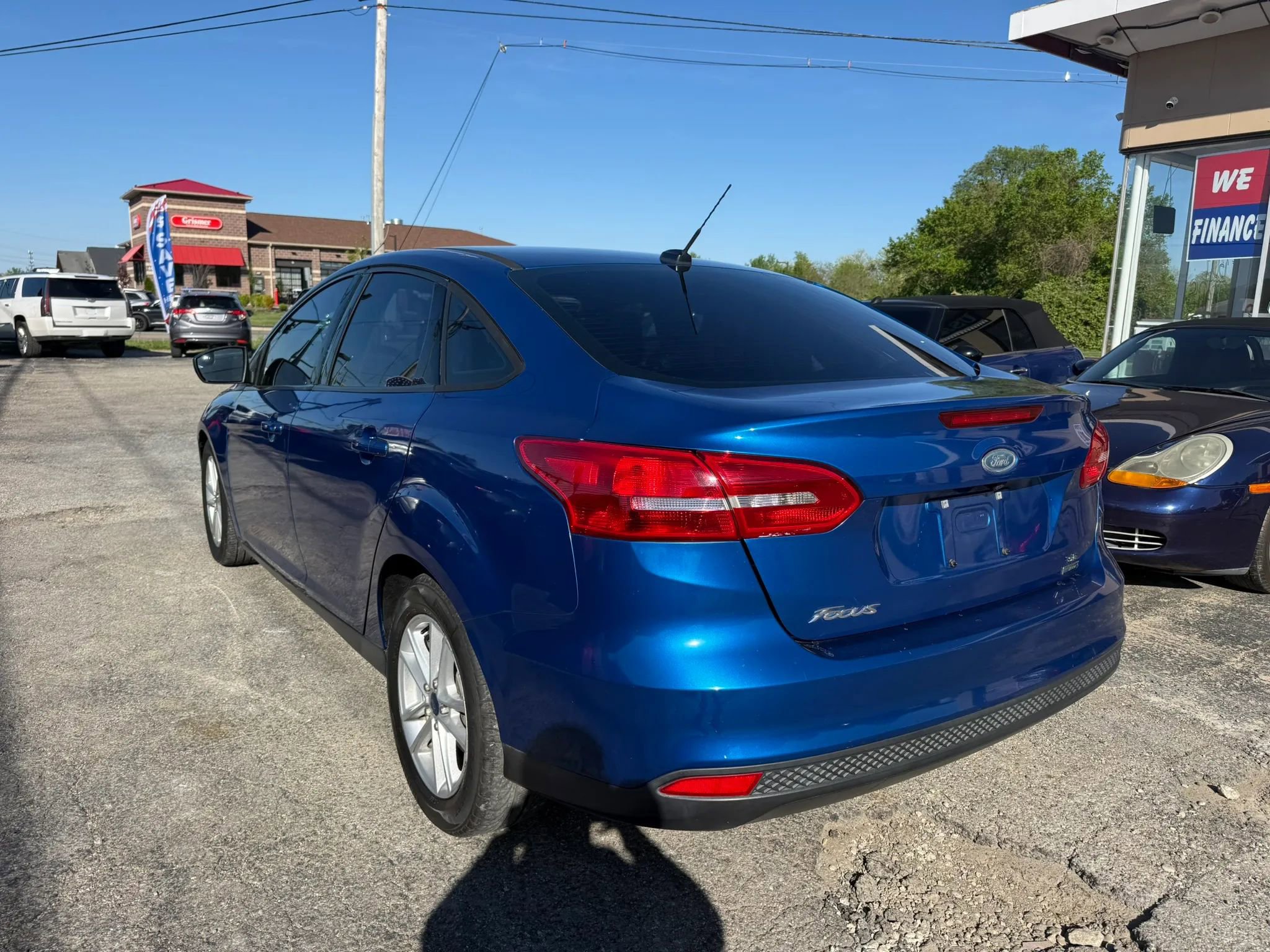 Used 2018 Ford Focus SE FWD image 8