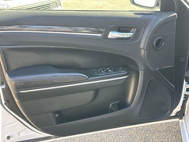 Used 2022 Chrysler 300 Touring image 20