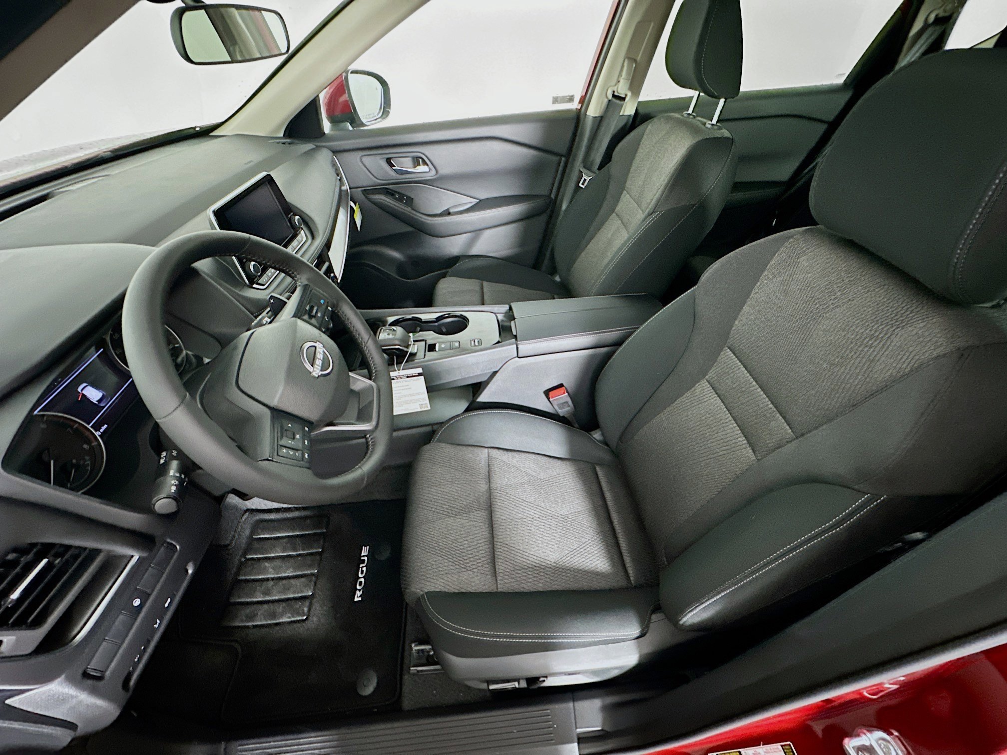 Used 2026 Nissan Rogue SV image 13