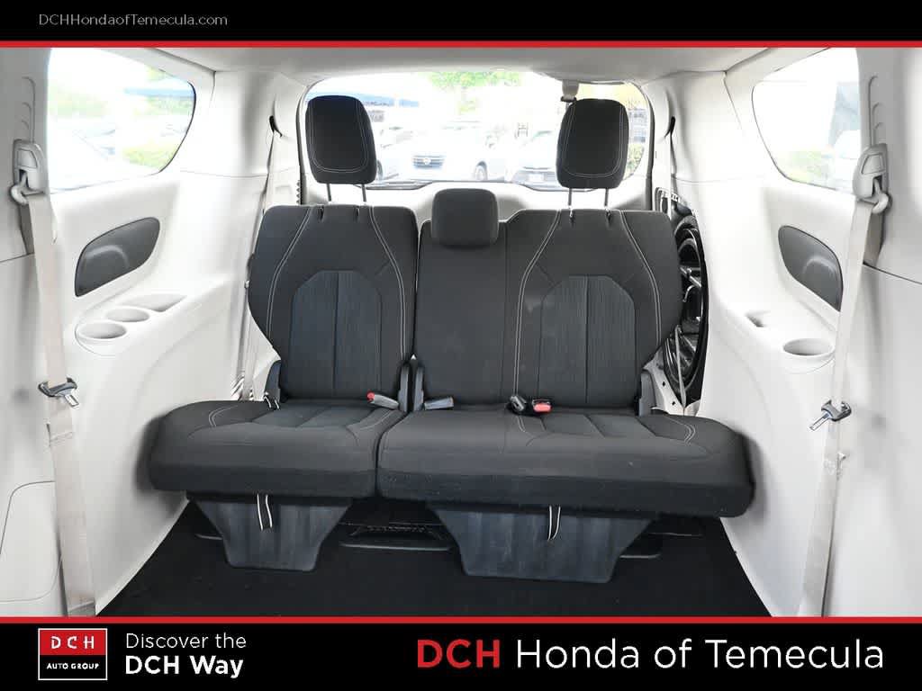 Used 2022 Chrysler Voyager LX FWD image 20