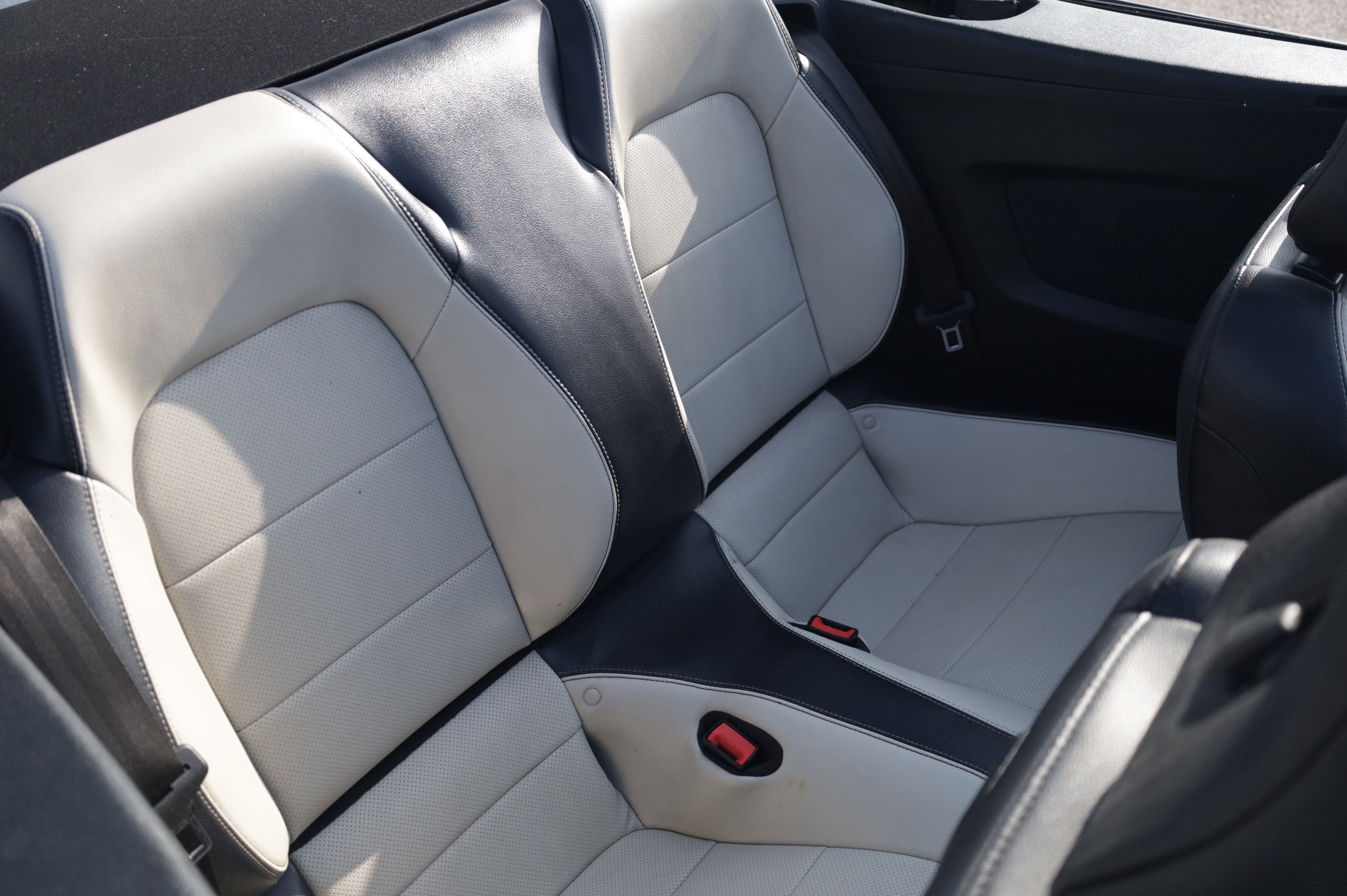 Used 2020 Ford Mustang Premium RWD image 15