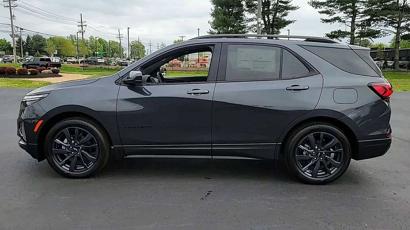 Used 2023 Chevrolet Equinox RS image 5