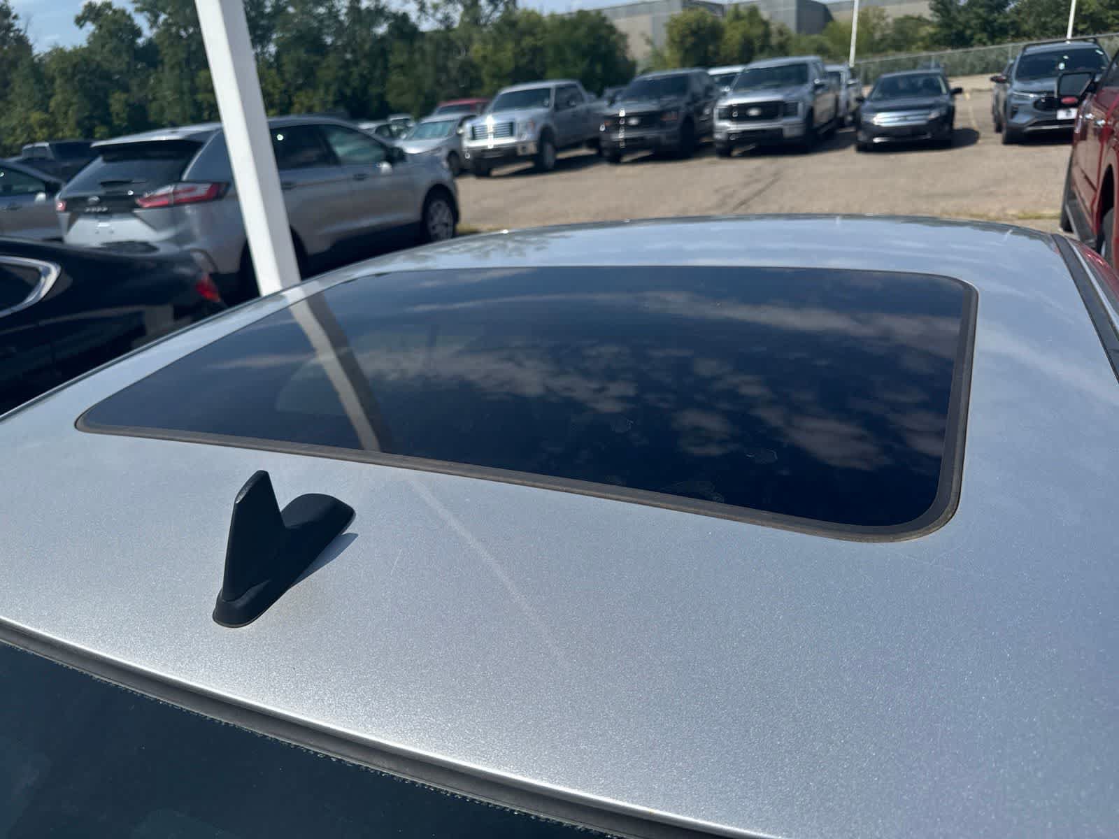 Used 2009 Pontiac G6 Sedan w/ Sun And Sound Package FWD image 29