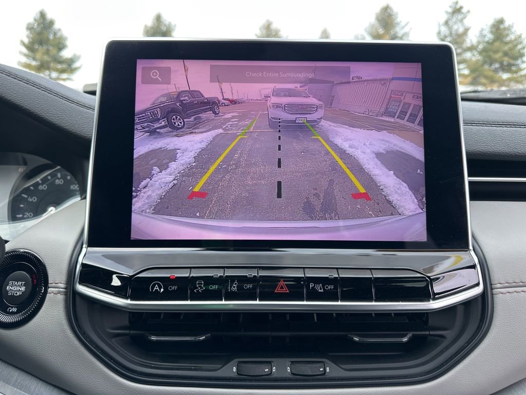 Used 2025 Jeep Compass Limited image 40