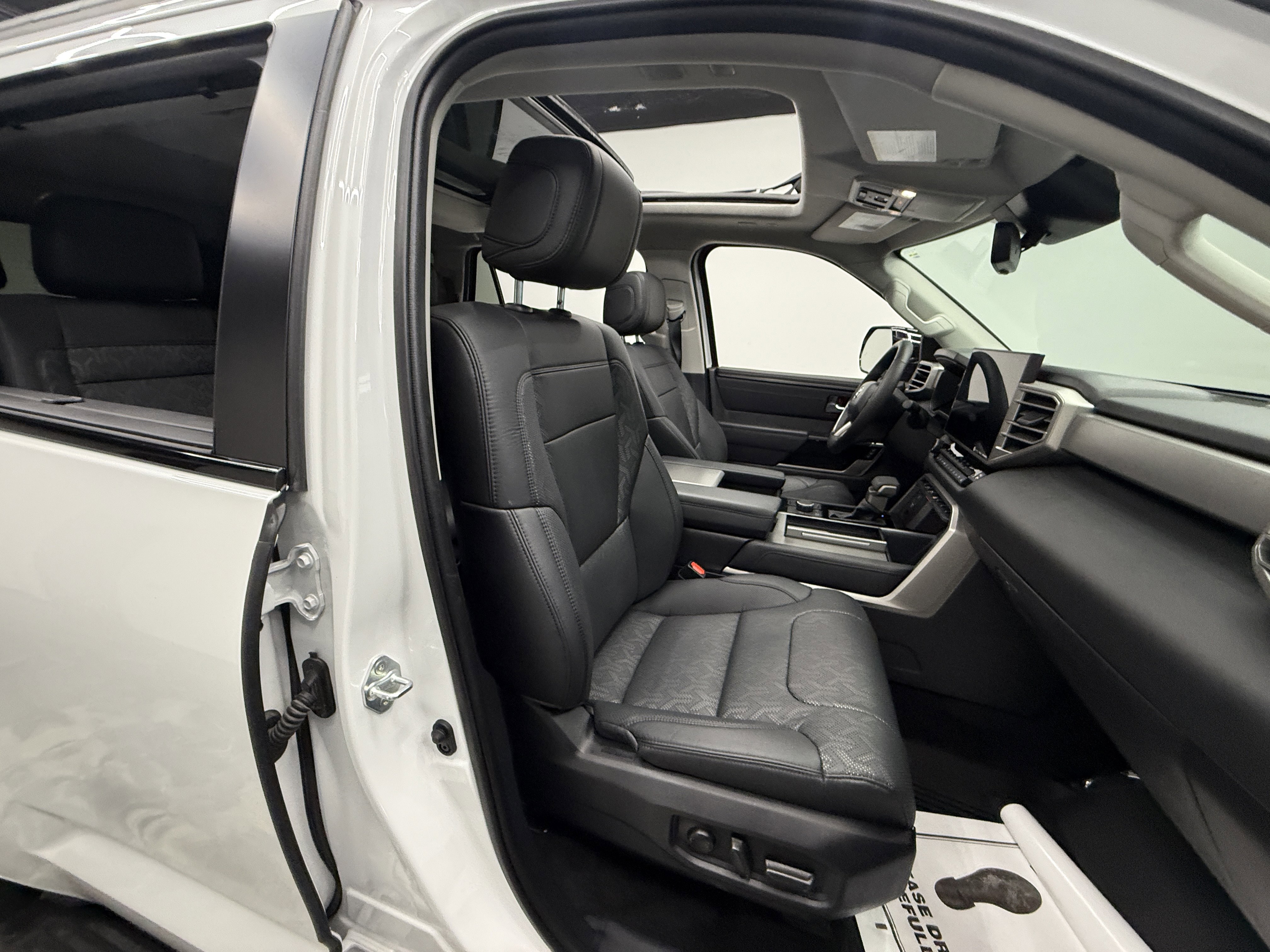 Used 2024 Toyota Sequoia Limited image 20