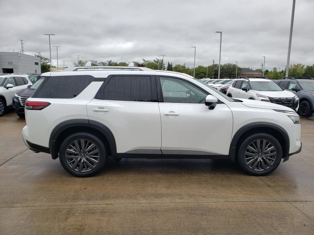 Certified 2025 Nissan Pathfinder SL w/ SL Premium Package image 11