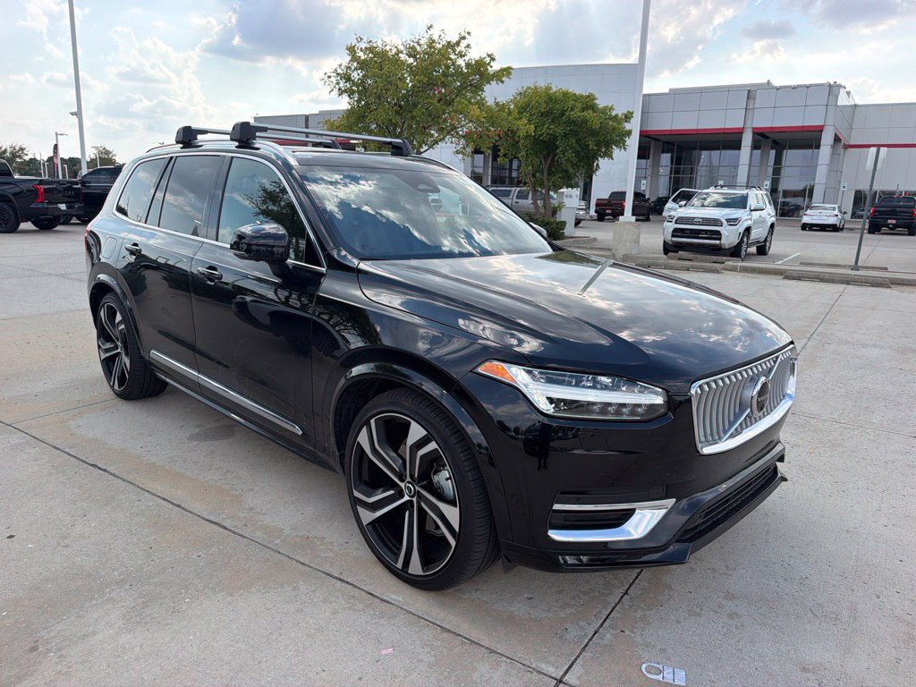 Used 2025 Volvo XC90 B5 Ultra w/ Protection Package Premier AWD/4WD image 3