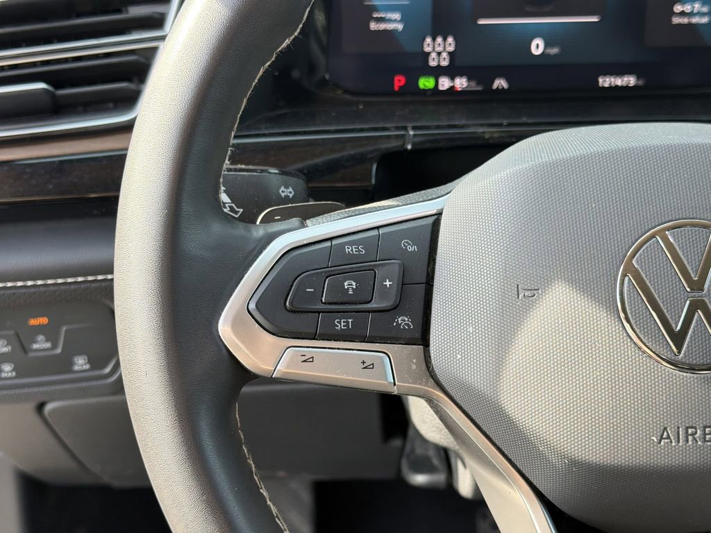 Used 2024 Volkswagen Atlas SE AWD/4WD image 23