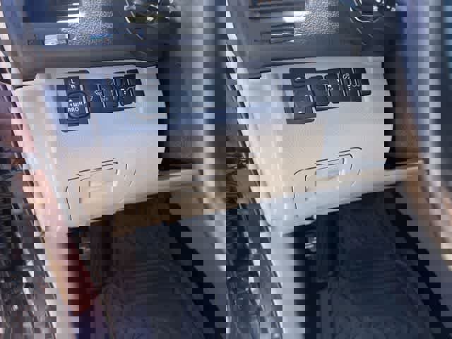 Used 2013 Toyota Highlander SE FWD image 28