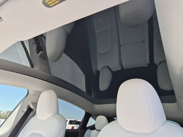 Used 2024 Tesla Model Y Long Range image 18